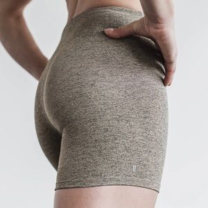 Nobull Mid-Rise Short 4” - Fallen Rock Heather